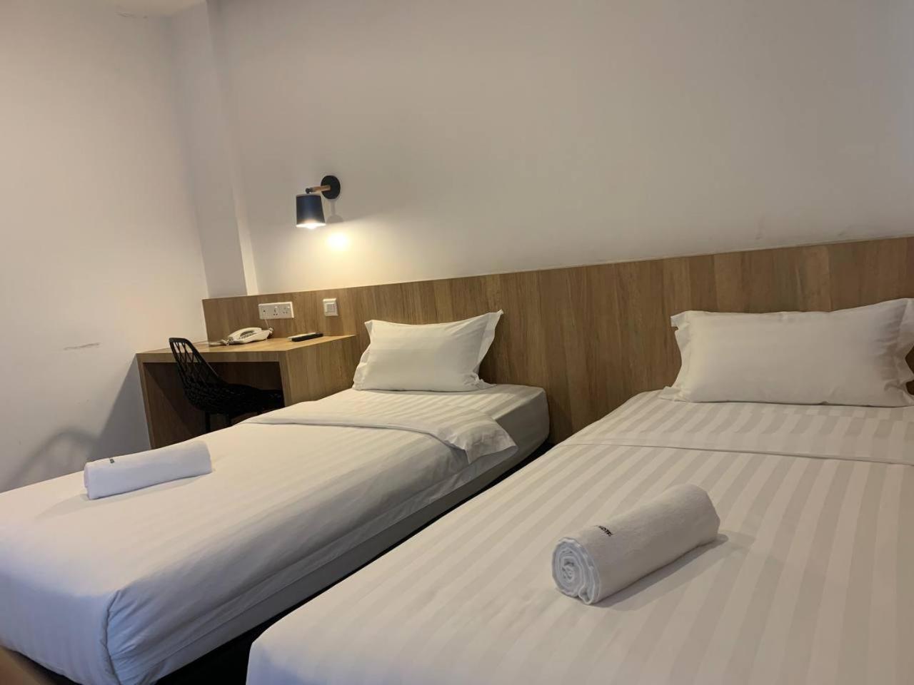 The Daily Hotel Kota Kinabalu Exterior photo